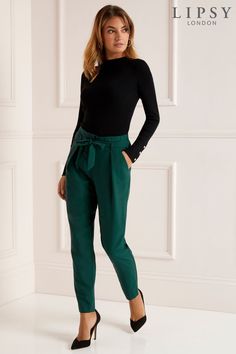 Green Tapered Pants Outfit, Dark Green Slacks Outfit Women, Green Formal Pants Outfit, Woman Trousers, Green Pants Outfit, Smart Closet