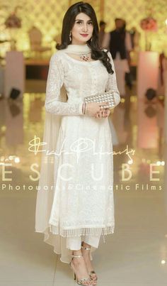 Suits Ideas, Nikkah Dress, Pakistani Fashion Party Wear, Salwar Kamiz, Mode Abaya, Kurti Designs Party Wear, Beautiful Dress Designs, Designer Party Wear Dresses, Stylish Party Dresses