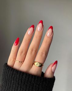 Agregándole un poco de color a la francesita😍 Red Tip Nails, Red Tips, French Tip Nail Designs, French Nail Designs, Classic Nails, Red Nail Designs, Manicure Nails, Red Nail, Nails Manicure