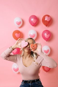 pink ribbed long sleeve bodysuit Good Chemistry, Red Backdrop, Holiday Photoshoot, Pink Bodysuit, Valentine Photo, Impressions Online Boutique