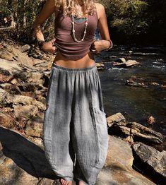 Yogi Style Fashion, Yoga Outfit Summer, Nomad Style Clothing, Boho Outfits Simple, Hippie Yoga Outfits, Yogi Aesthetic Outfits, Yogi Style Outfits, Baggy Boho Outfit, Hippie Workout Outfits