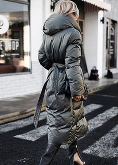 Long Quilted Coat, Puffer Coats, Chic Winter Outfits, Trendy Jackets, Winter Chic, Fall Wear, Classic Coats, Puffy Jacket, Comfortable Room