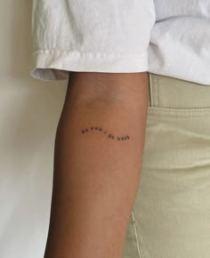 Tato Minimal, Tiny Tats, Cute Tiny Tattoos, Discreet Tattoos, Dainty Tattoos, Subtle Tattoos, Aesthetic Tattoo