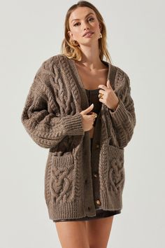 You will fall in love with this chunky knit cardi. She is perfection! Layer over your favorite fall dress or pair with denim and a classic top underneath for a cozy casual look! Beach Wedding Black, Oversized Cardigan Sweater, Shoulder Cable, Knit Cardi, Oversized Sweater Cardigan, Oversized Knit Cardigan, Wedding Dress With Veil, Long Sleeve Dress Formal, Girly Dresses