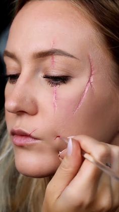 Mehron Makeup Special FX - Easy Scars Makeup Scars On Face, Beat Up Makeup Look, Injured Makeup, Face Scar Makeup, Scar Makeup Tutorial, Wrinkle Makeup, Face Halloween Makeup, Rigid Collodion