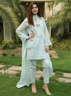 Chicken Shirts For Women Pakistani, Shirts For Women Pakistani, Chicken Shirts For Women, Chicken Kari, Indian Bridesmaid Dresses, Pakistani Women Dresses, Chicken Shirt