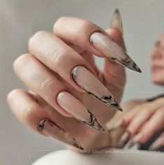 Witchy Nails, Wow Nails, Punk Nails, Subtle Nails, Stiletto Nails Designs, Almond Acrylic Nails