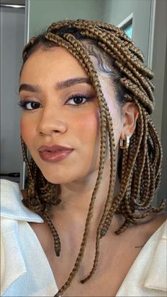 Discover the latest box braids hairstyle trends for 2024. From short to long, colorful to classic, explore 15 stunning ideas to inspire your next protective style. Whether you prefer medium knotless braids or shoulder-length styles with beads, find your perfect box braid look here Lob Box Braids, Breads Hair Hairstyles, Short Blonde Braids Black Women, Latest Box Braids, Trendy Box Braids, Box Braids Medium Length, Shoulder Length Box Braids, Box Braids Hairstyle, Short Braid Hairstyles