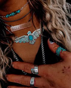 Western Outfits Women Turquoise, Turquoise Country Aesthetic, Punchy Western Jewelry, Country Jewelry Necklaces, Western Jewelry Aesthetic, Western Style Jewelry, Western Necklace Stack, Turquoise Aesthetic Western, Western Jewelry Ideas