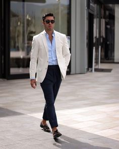 White Blazer Outfit Men, White Blazer Men, Natur Tattoo Arm, White Blazer Outfits, Italian Mens Fashion, Summer Suits Men