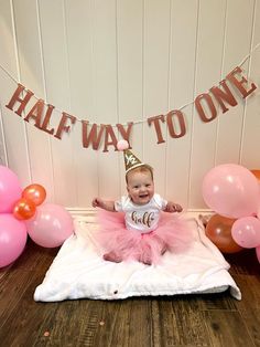 Half Way To One Decoration Ideas, 6 Month Old Birthday Ideas, 6 Momths Baby Photoshoot, 6 Month Baby Photo Shoot, Baby 6 Month Birthday Ideas, 6 Month Photoshoot Ideas Babygirl, 6 Months Birthday Decoration Ideas