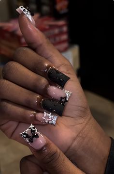 Nail Ideas Acrylic Birthday, Black Sets Nails, Simple Nail Designs With Charms, Bday Set Nails, Nails For 17 Birthday, Short Nail Sets Black Women, Medium Y2k Nails, Blue Nail Acrylic, Square Nails With Charms