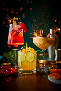 Become the expert mixologist at any NYE party with these quirky cocktail recipes New Years Eve Cocktails, Cocktail Pictures, New Years Cocktails, Cocktail Garnish, Christmas Shoot, Festive Cocktails, Food Advertising