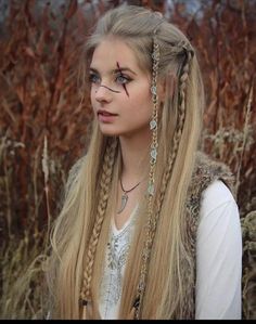 Warrior Braid, Viking Makeup, Medieval Hairstyles, Viking Braids, Viking Wedding, Viking Costume, Viking Women, Fest Outfits, Viking Hair