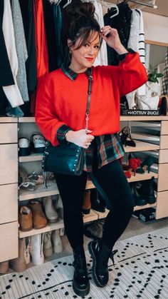 Taryn Truly Outfits, Christmas Casual Outfits, Taryn Truly, Boyfriend Shirt Outfits, Curvy Winter Outfits, Turtleneck Outfits, Plus Size Chic, Office Clothes