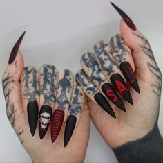 Halloween Horror Nails, Gothic Halloween Nails, Nightmare On Elm Street Nails, Saw Movie Jigsaw, Chucky Nail Art, Gory Nails