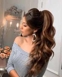 Penteados para formatura: 60 fotos e tutoriais o visual perfeito - Foto 77 Easy Trendy Hairstyles, Half Updo Hairstyles, Long Hair Ponytail, Hair Upstyles, Bun Hairstyles For Long Hair