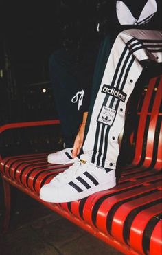 White Adidas Superstar, Adidas Superstar Outfit, Superstar Outfit, Adidas Art, Sneakers Trendy, Adidas Outfit Shoes, Superstar Shoes, Adidas Shoes Superstar, Superstars Shoes