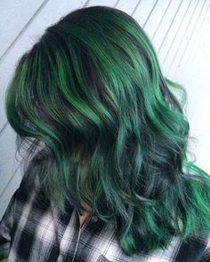 Half Green Hair, Green Balayage, Colored Balayage, Witch Wig, Emerald Hair, Dark Green Hair, Highlights Ideas, Brown Hair Shades, Brown Ombre Hair