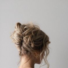 Different Updo Hairstyles, Twist Bun Updo, Relaxed French Twist, Sultry Updo, Undone Hair Updo, Hairstyles Bridesmaid Updo, Updo Wavy Hair, Natural Wavy Hair Updo, Boho Hairstyles Updo