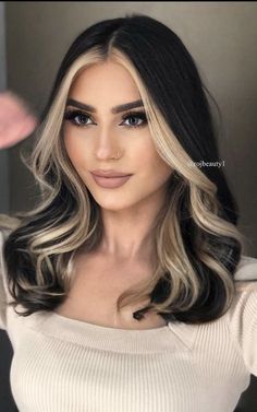 Blond Ombre, Hair Color Underneath, Hair Color Streaks, Black Hair With Highlights, Hair Dye Colors