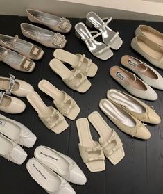 Makeover Bedroom, Shoes Store, Room Makeover Bedroom, Shoe Store, Room Makeover, Fashion Shoes, Fashion Outfits, Sandals, Bedroom