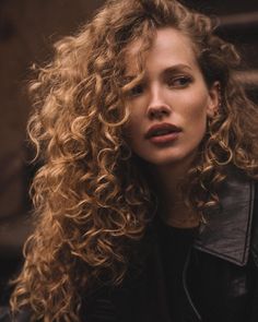 Tetiana Kizko (@tanyakizko) | Instagram Tanya Kizko, Curly Hair Model, Spring Walk, Blonde Curly Hair, Blonde Curls, Honey Hair, Curly Hair Women, Curly Hair Inspiration, Good Hair Day