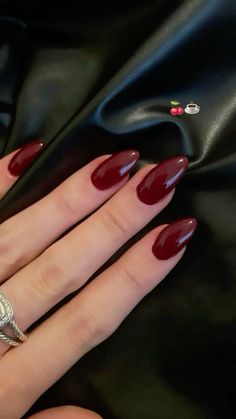 Auburn Acrylic Nails, Dark Nails On Brown Skin, Almond Plum Nails, Round Dark Nails, Nails For Gingers, Dark Red Nails Almond Shape, Almond Nails Ideas Simple, Single Colour Nails, Fall Nails Oval