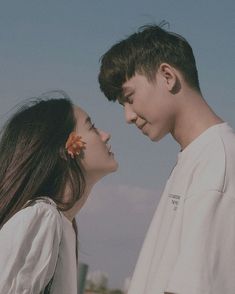 Drama Videos, Aesthetic Status, Korean Couple Photoshoot, Lovers Pics, Love Couple Images, Love Background Images, Cute Love Wallpapers, China China, Love Couple Photo