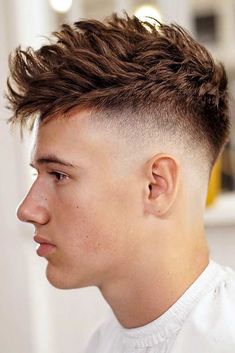 Spiky Faux Hawk #fauxhawk #spikyhair #spikedhair ❤️ Spiky hair has been on everyone’s lips since the punky 90s ! Are you ready to see it from a new perspective? Best hairstyles for guys with short and long hair, trendy Asian ides with a high fade, and Mohawks with spikes are here! ❤️ See more: [post_link] #lovehairstyles #hair #hairstyles #haircuts Razor Fade, Gents Hair Style, Short Spiky Hairstyles, Spiky Hair, Faded Hair, Spiked Hair, Mens Haircuts Fade, Men Haircut Styles