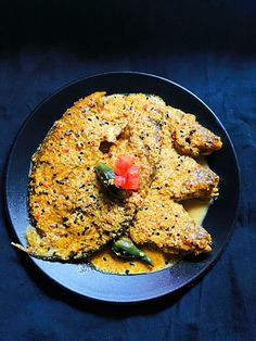 shorshe pabda fish, mustard pabda fish Boiled Rice, Fish Recipe, Poppy Seeds, Basmati Rice, Yellow And Black, Catfish, Mustard, Seeds