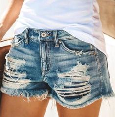 Casual Denim Shorts, Hot Short, Ripped Denim Shorts, Ripped Shorts, Jeans Casual, Jeans For Short Women, Short Jeans, Distressed Denim Shorts, Ripped Denim