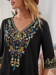 V-neck Embroidery Detail Top | EMERY ROSE Neck Embroidery, Black Boho, Boho Patterns, Unique Boutique, Fabric Floral, Embroidery Details, Trendy Fashion Women, Sleeves Pattern, Floral Top