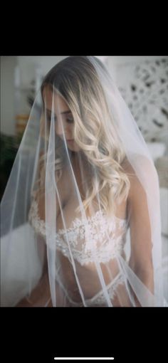 Vail Picture Ideas, Boudiour Wedding Poloroid Ideas, Spicy Bride Photos, Wedding Day Lingerie Photoshoot, Bodour Photography Ideas Vintage, Spicy Bridal Photos, Bride Bodouir Photoshoot, Spicy Wedding Photoshoot, Bouidor Photography Ideas Wedding