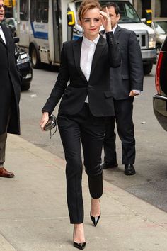 Emma Watson Red Carpet, Marine Jeans, Look Working Girl, Boss Style, Emma Watson Style, Interesting People, 50s Fashion, Work Outfits Women