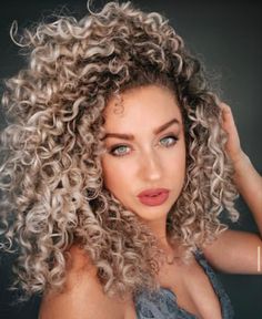 Diva Curls, Blonde Front Highlights, Curly Hairstyles For Long Hair, Curls Styles, Feathered Hair, Tan Skin Blonde Hair, Styles For Long Hair, Highlights Curly