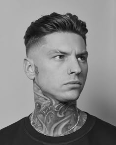 Skin Fade Haircut Men, Short Slicked Back Hair, Mens Slicked Back Hairstyles, Slick Back Haircut, Mid Fade Haircut, メンズヘア ショート, Haircut Selfie, Fade Haircuts For Men, High Fade Haircut