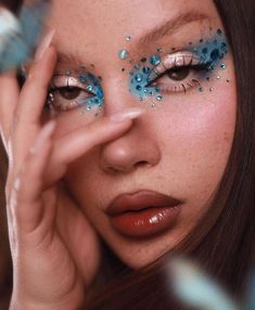 Space Glam Makeup, Runway Makeup Looks 2023, Rhinestone Tears Makeup, Gemstone Makeup Eye, Fantasy Makeup Ideas Creative, Hot Glue Makeup, Avant Garde Makeup Editorial, Celestial Makeup Looks, Fashion Makeup Editorial