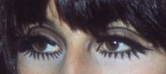 Cher Makeup, Cher Aesthetic, 60s Eye Makeup, Cher 60s, 60s Makeup, Cher Bono, 70s Makeup, Retro Makeup, Vintage Makeup