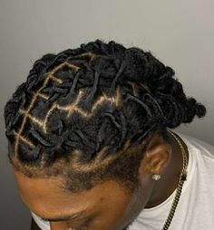 Barrel Loc Styles For Men, Dread Styles For Men, Barrel Twist Locs Men, Black Men Dreadlocks Styles, Locs Hairstyles Men, Male Loc Styles, Loc Hairstyles For Men, Loc Styles For Men, Hair Twists Black