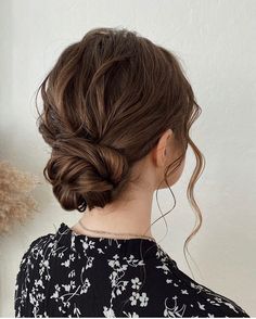 Prom Hair Updo Brown Hair, Brunette Formal Hairstyles, Brown Hair Updo, Low Bun Bridal Hair, Formal Hairdos, Trendy Bun, Wedding Hairstyles Bridesmaid, Short Hair Bun