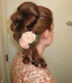 18th Century Hairstyles, 1910 Hair, 18th Century Hair, Historical Hairstyles, 18th Century Costume, Victorian Hairstyles, Flowers In Her Hair, 18th Century Fashion, Bandana Hairstyles