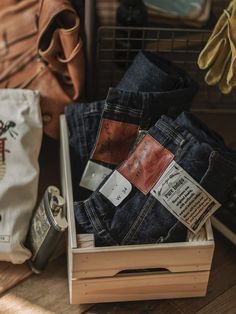 We delivers good quality denim time after time - and these original  jeans showcase this effortlessly. Constructed from 13.5oz indigo denim, woven with Siro Spinning yarns to create an authentic '70s/80s style fabric. they’re cut to a slim fit and are signed off with a woven brand tag too.