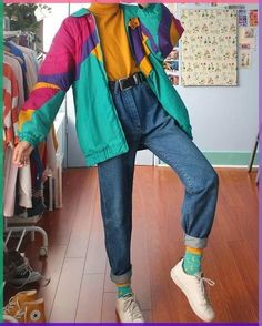 80s Inspired Outfits, Look 80s, Looks Hip Hop, Look Retro, Outfit 90s, 90s Fashion Outfits, Hipster Outfits, Vintage Windbreaker, Thrift Shop