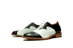 There's something about this handmade black and white Oxords.Men inspired, this stylish shoes balance comfort with style. They are just made to wear them 24/7 and perfect way to stay elegant all through the day and night.  Unique design will give a kick to any look.Eternal classic with a twist of colors, to spice your wardrobe.Available in EU sizes from 36 to 41 Wear yours with everything from cropped pants to tea dresses to give your look a twist that takes attention. FREE SHIPPINGDETAILS:Full Modern White Leather Shoes With Contrast Sole, Modern White Leather Shoes, Modern White Leather Shoes With Rubber Sole, White Leather Cap Toe Shoes With Rubber Sole, Black And White Oxford Shoes, Womens Brogues, White Oxford Shoes, Raffia Shoes, Brown Oxford Shoes