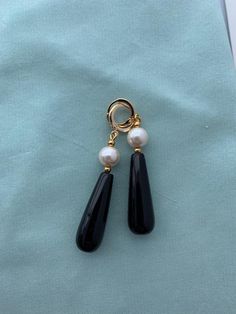 BLACK Agate Long Teardrops, Regency Reproduction, 16k gold plated brass, reproduction historic, black agate Gothic historic earringsThese natural and stunning real natural stone BLACK AGATE Teardrop earrings were inspired by extant examples of the era, and work beautifully for multiple historic eras, Georgian, Regency and Victorian! This listing is for a pair of reproduction historic real Black Agate Teardrop stones in a lovely black paired with glass Swarovski pearls, on period appropriate 16k New Necklace Designs, Black Agate Stone, Grape Earrings, Carnelian Earrings, Banded Agate, Black Agate, Swarovski Pearls, Agate Stone, Teardrop Earrings