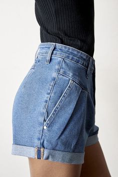 High Rise Roll Up Denim Shorts- 68% Cotton, 28% Polyester, 2% Rayon, 2% Spandex- Stretch Denim- High Waist- Roll Up- Imported, Designed In USASize S- Waist 26 1/2"- Hip 40 1/2"- Front Rise 12 1/2"- Leg Opening 24"- Inseam 3"Model wears size S, height 5'8" Style: Casual Print / Pattern: Medium Wash Denim Silhouette: Pleated Front Fit: Super High Rise Embellishment: Trouser front pocket Neck Line: N/A Sleeve: N/A Length: Short Closure: Button Closure Lining: No Fabric Contents: 68% Cotton, 28% Pol Cardigan Sweater Coat, High Rise Denim Shorts, Athleisure Wear, Short Jeans, Pleated Shorts, High Rise Shorts, High Rise Denim, Sweater Coats, Sheer Fabrics