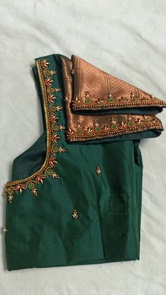 Aari Work Simple Design, Blouse Designs Catalogue, Hand Work Design, Traditional Blouse Designs, Latest Model Blouse Designs, Cutwork Blouse Designs, Simple Embroidery Designs, Diy Embroidery Designs, Bead Embroidery Tutorial