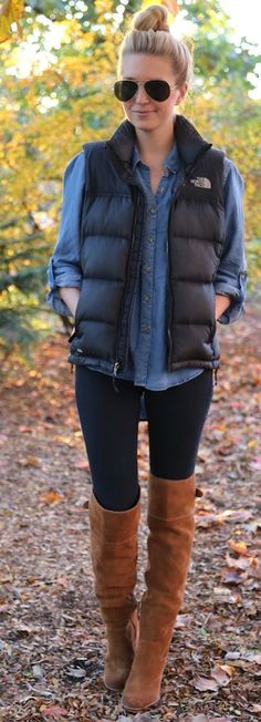 Somewhere Lately Cool Warm And Cozy Fall Weekend Style Inspo School Leggings, College Outfits Comfy, Simple Photography, College Outfits Winter, Fall College Outfits, Perfect Winter Outfit, Mode Tips, Boating Outfit, Puffy Vest