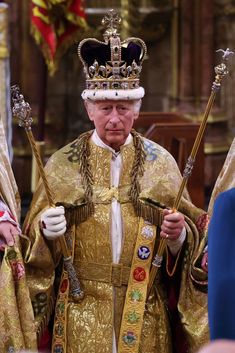 the pope in his robes and crown